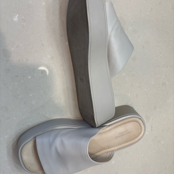 Vagabond Women's Cream Slide Sandals - Picture 3 of 4